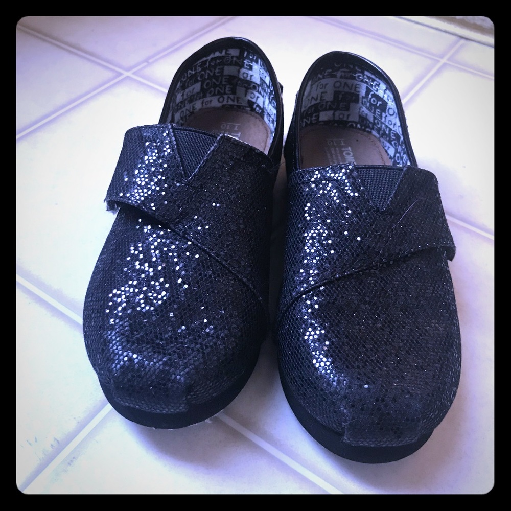 TOMS toddler shoes black